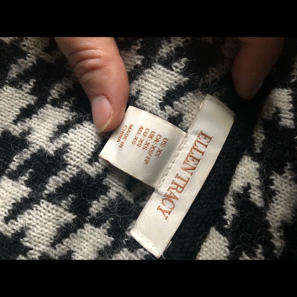 Soft wool, herringbone jacket. Great for fall. Great price. - Picture 6 of 9